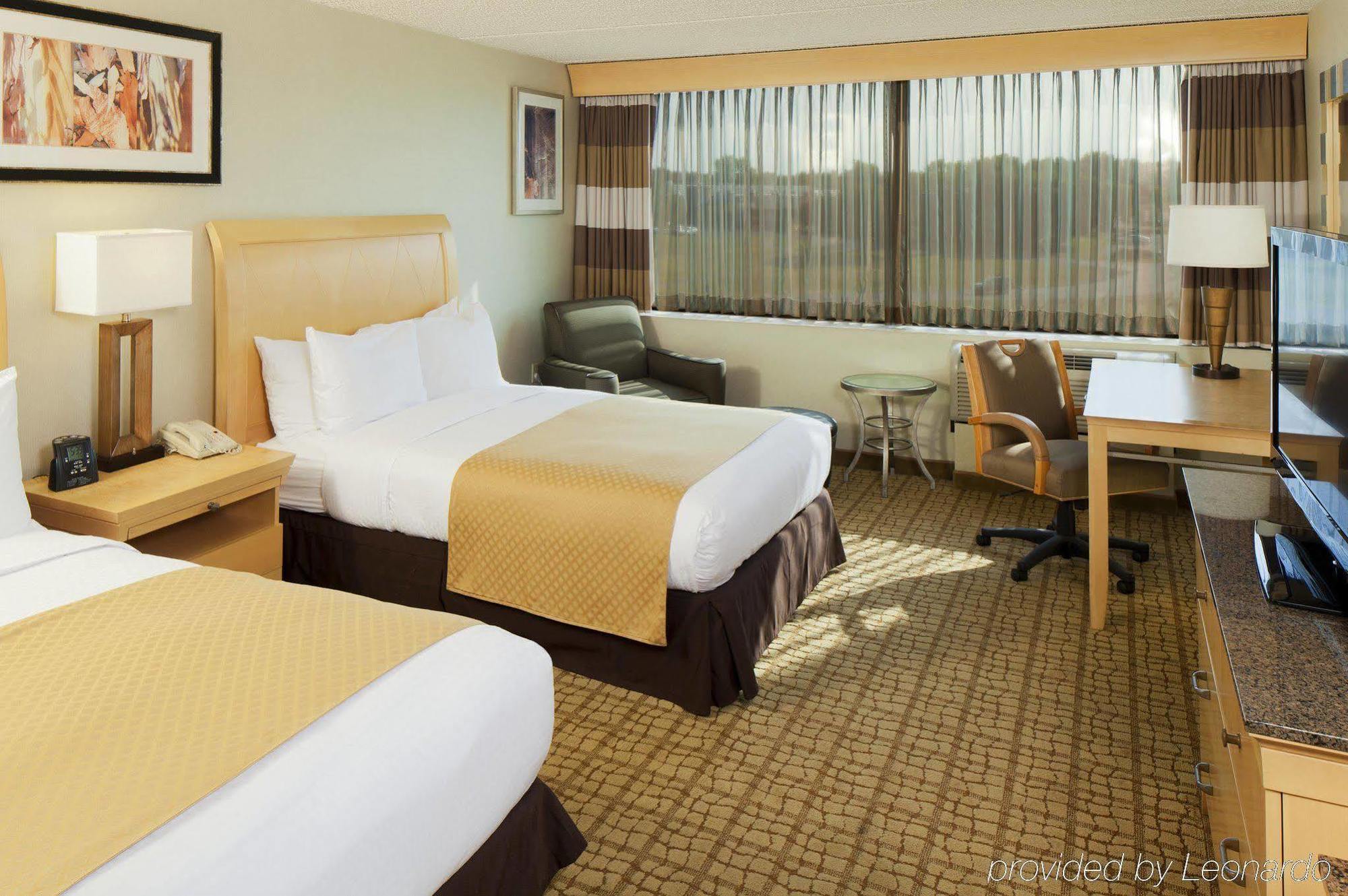 Doubletree By Hilton Rochester Henrietta Exterior photo