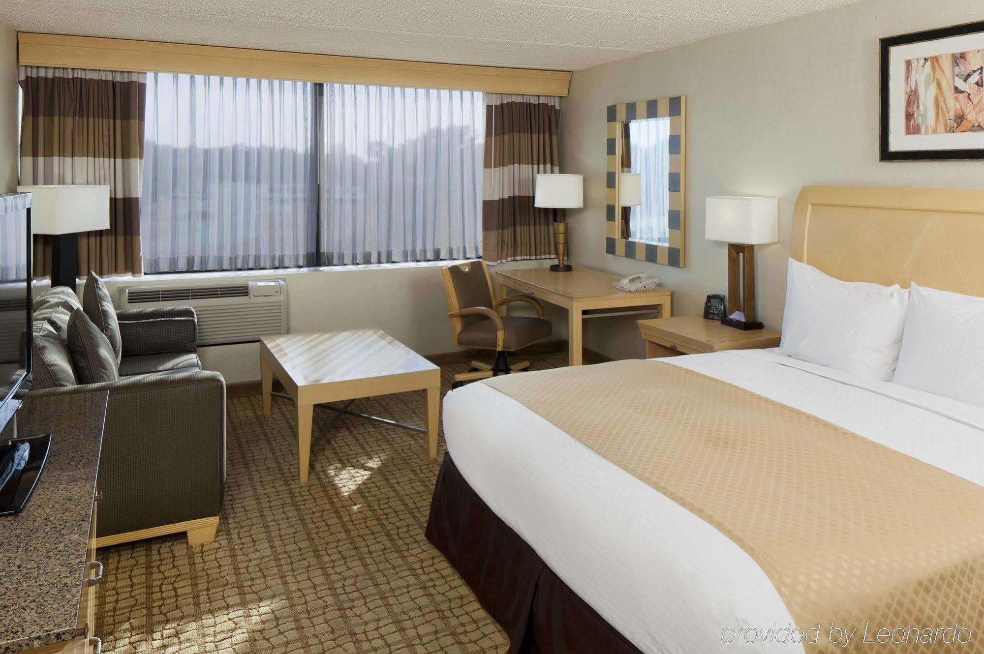Doubletree By Hilton Rochester Henrietta Exterior photo